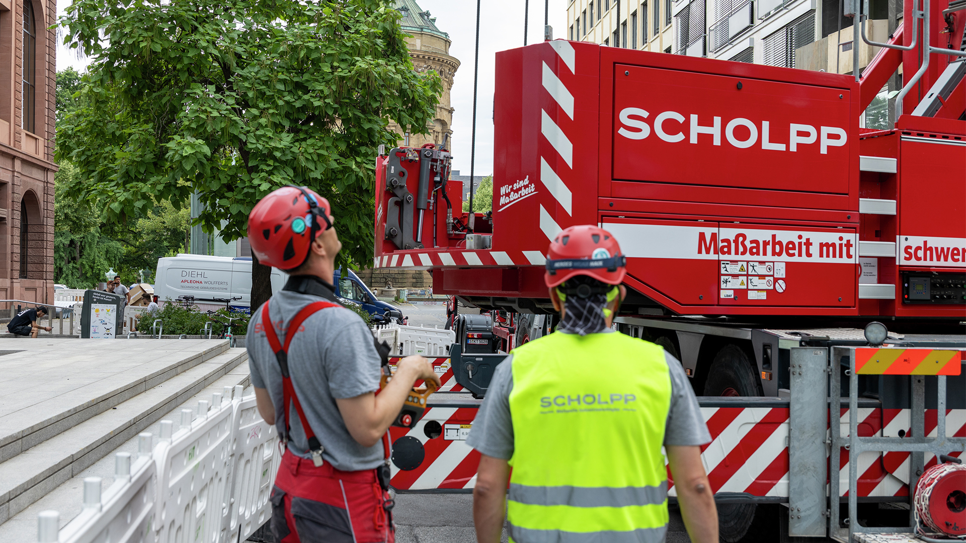 scholppkran-lastenbeweger-autokranmieten-maschinenumzug